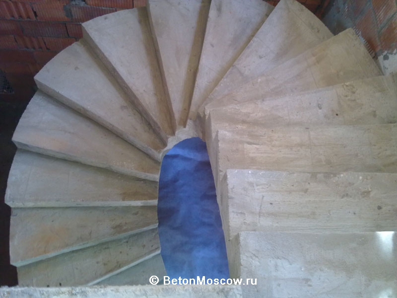 Лестница в посёлке Соловьи. Фото 1