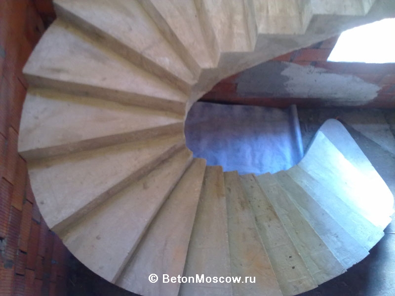Лестница в посёлке Соловьи. Фото 3