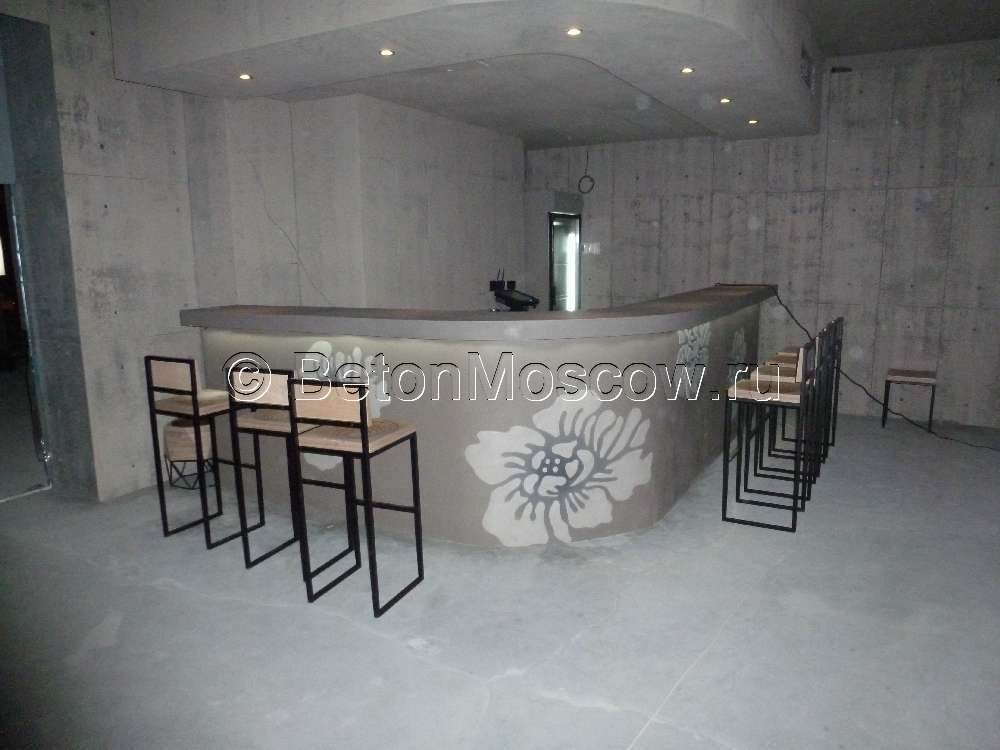 Стойки респшен из бетона и столы в Москве. Фото 8