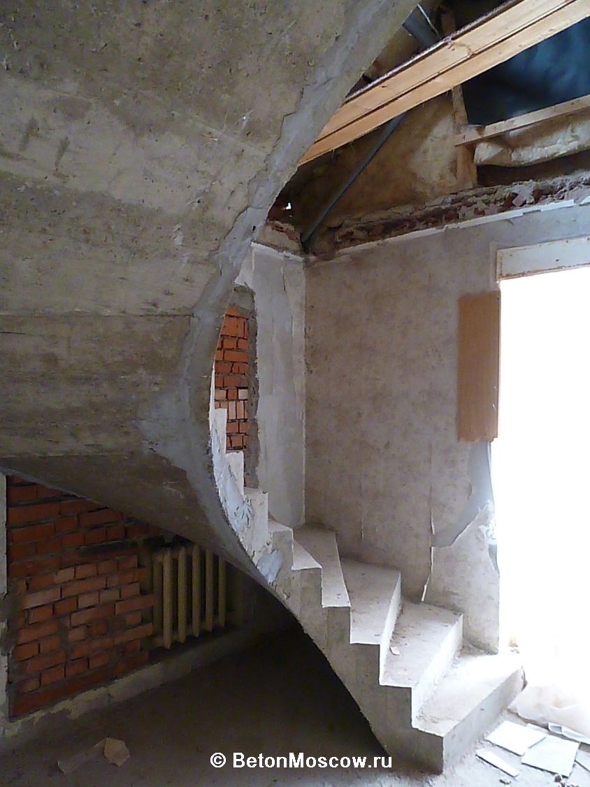 Монолитная бетонная лестница в СНТ Творчество. Фото 10