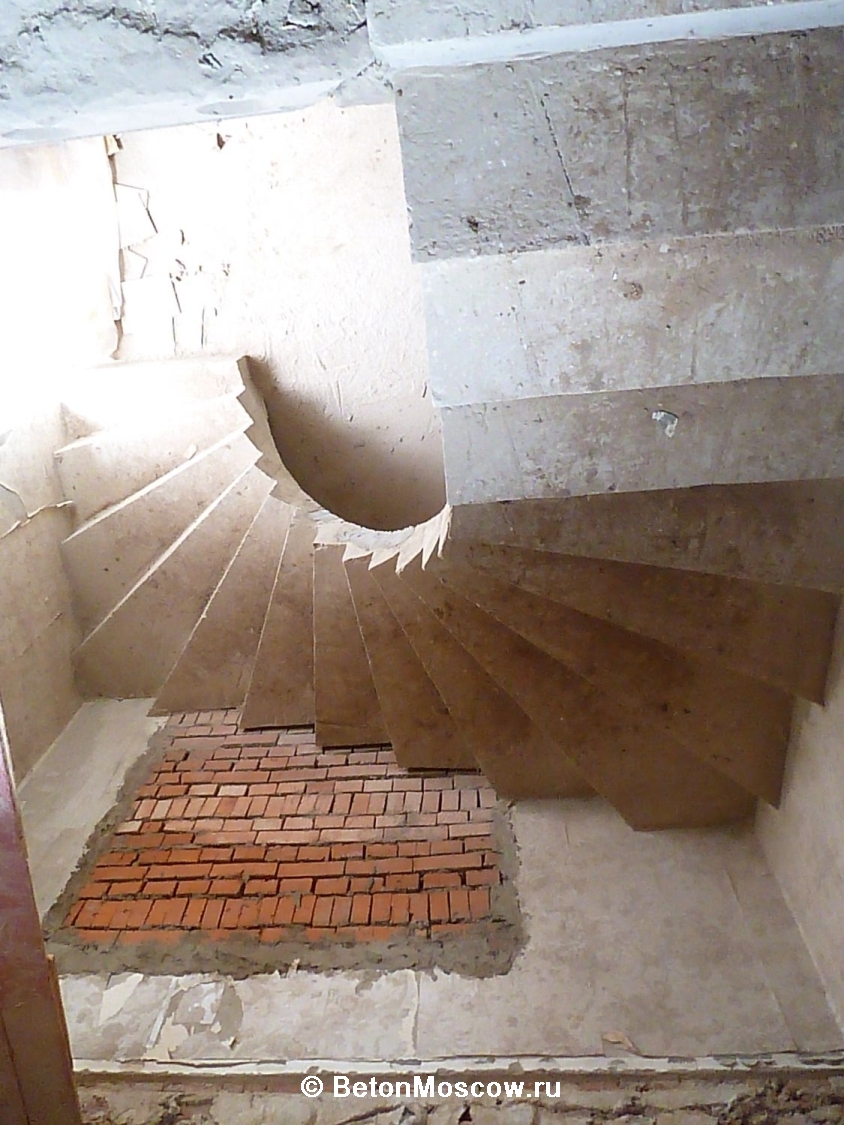 Монолитная бетонная лестница в СНТ Творчество. Фото 6
