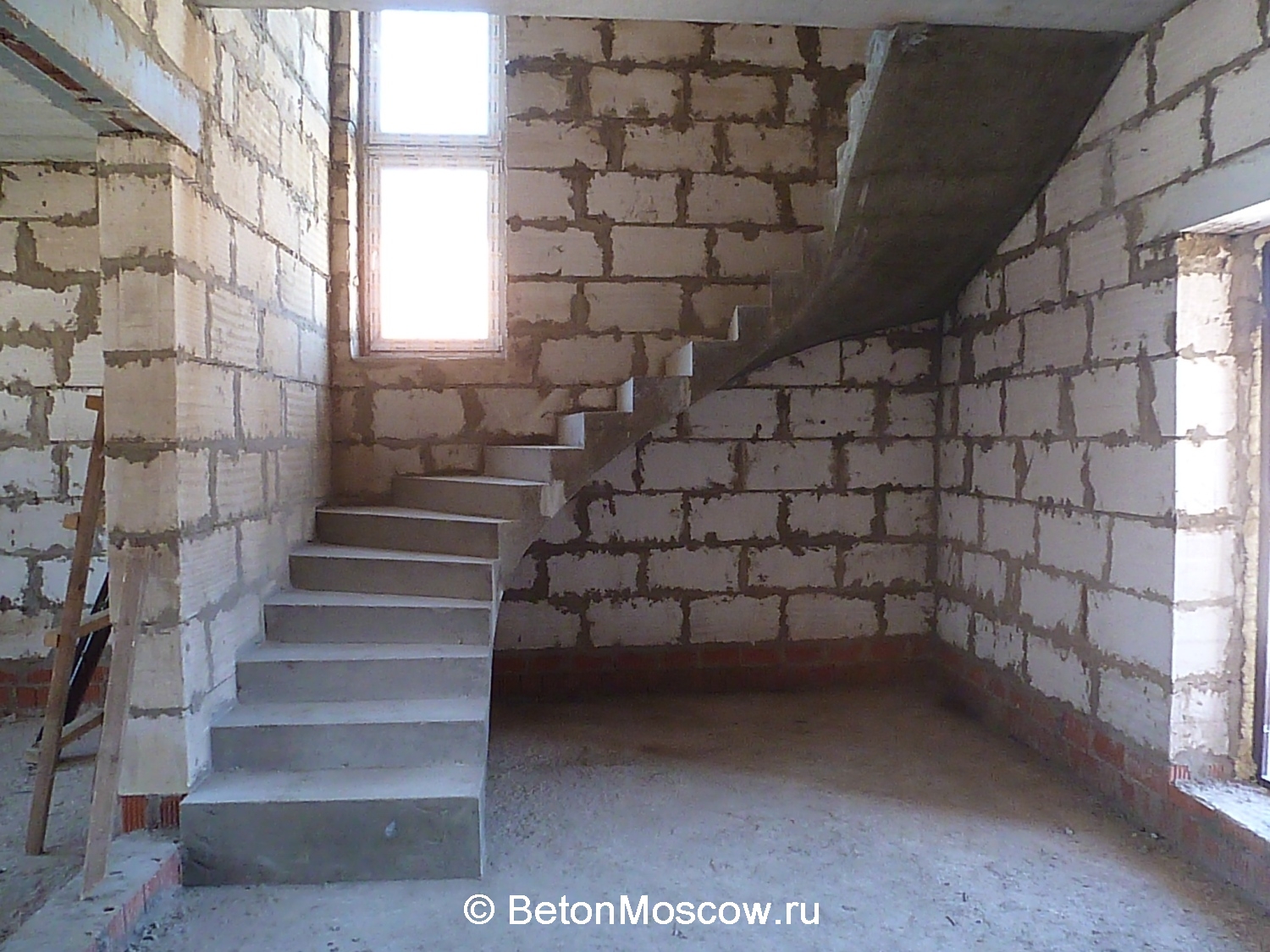 Лестница из бетона в коттеджном посёлке Варежки (2). Фото 1