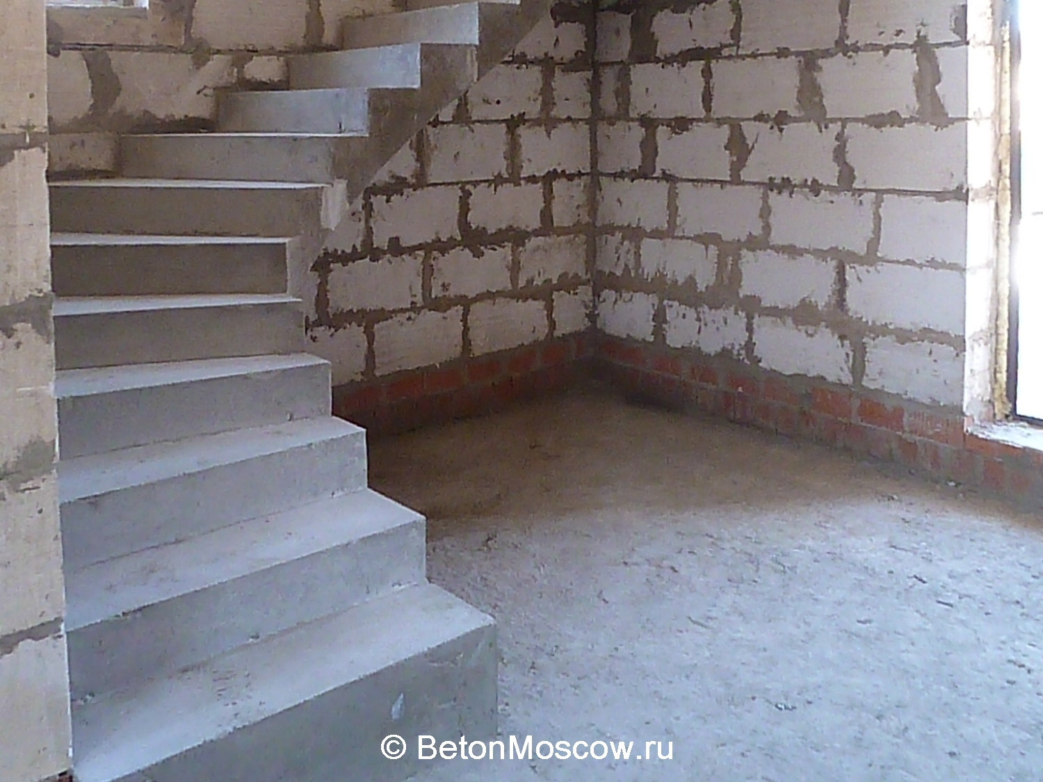 Лестница из бетона в коттеджном посёлке Варежки (2). Фото 2