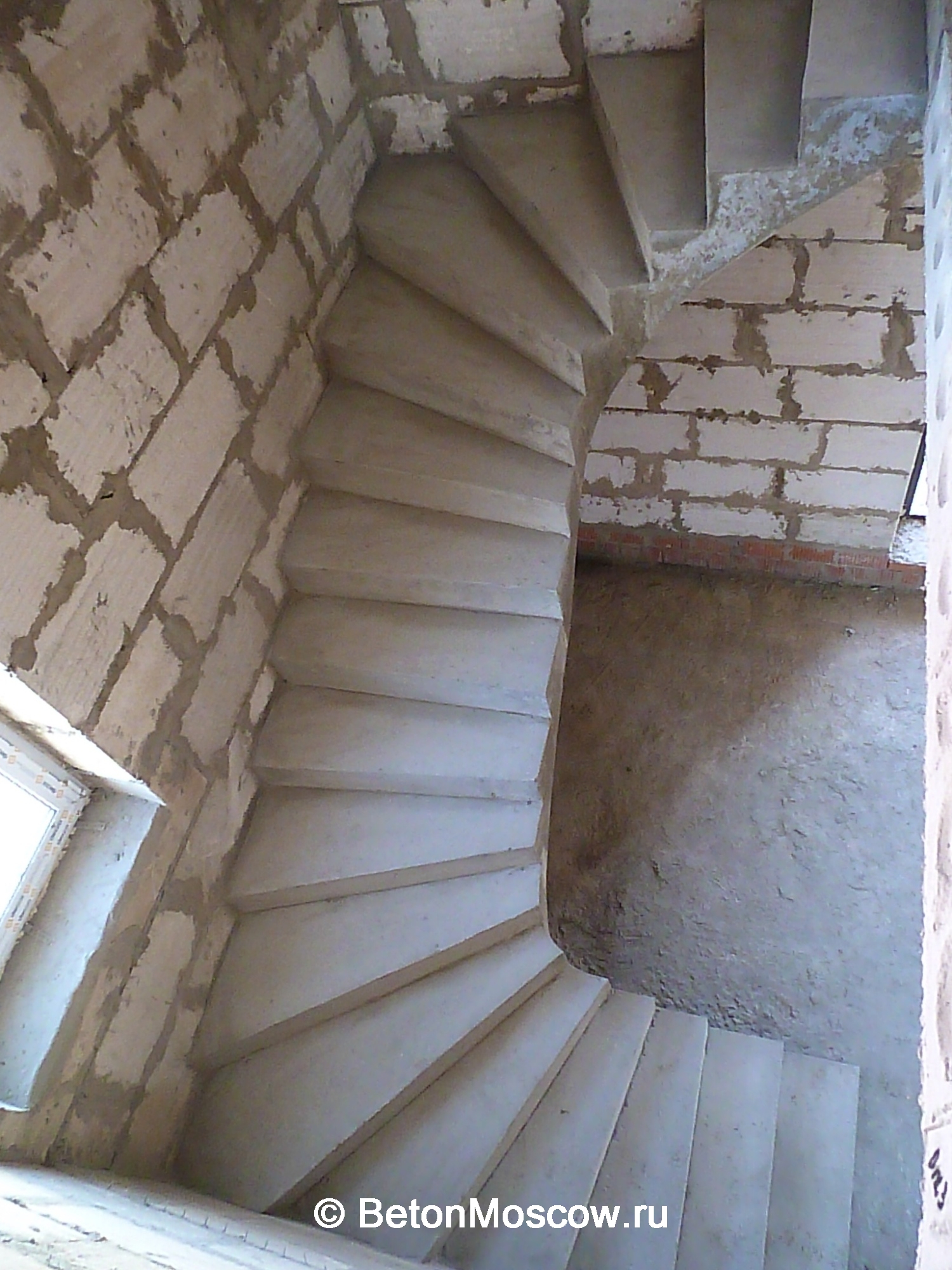 Лестница из бетона в коттеджном посёлке Варежки (2). Фото 6
