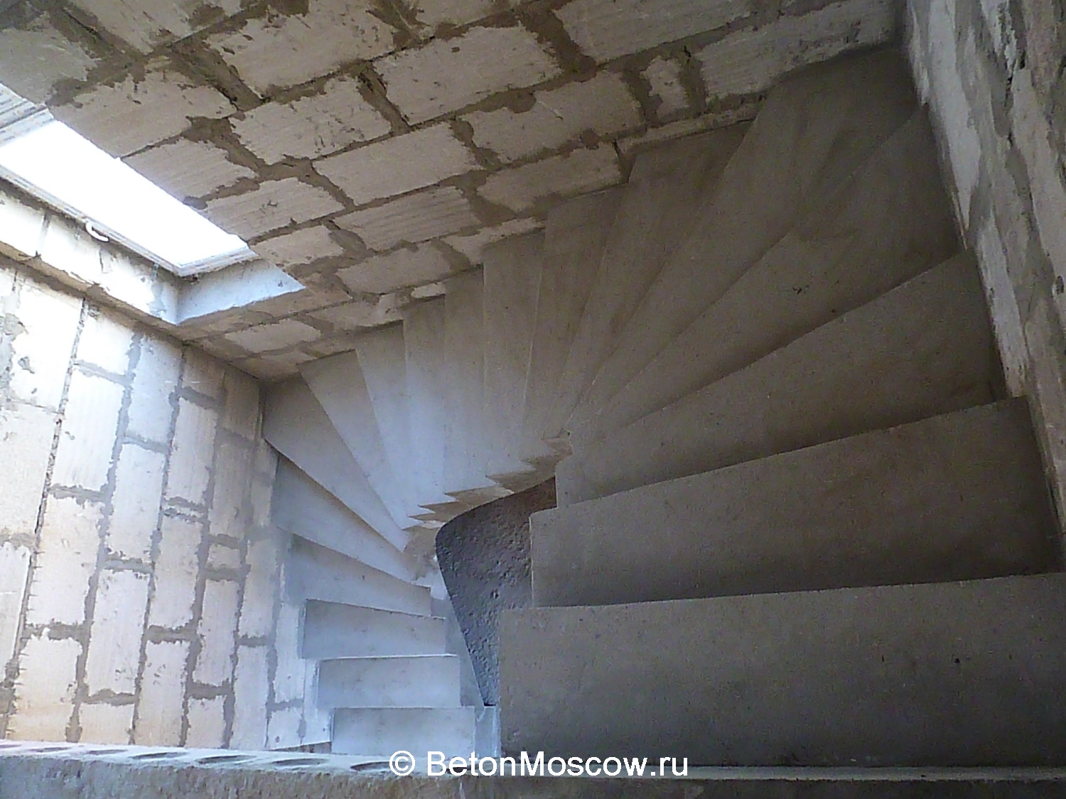 Лестница из бетона в коттеджном посёлке Варежки (2). Фото 8