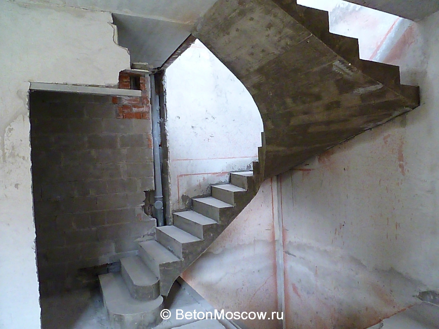 Лестница из бетона в посёлке ЖК Жемчужина Коренево. Фото 4