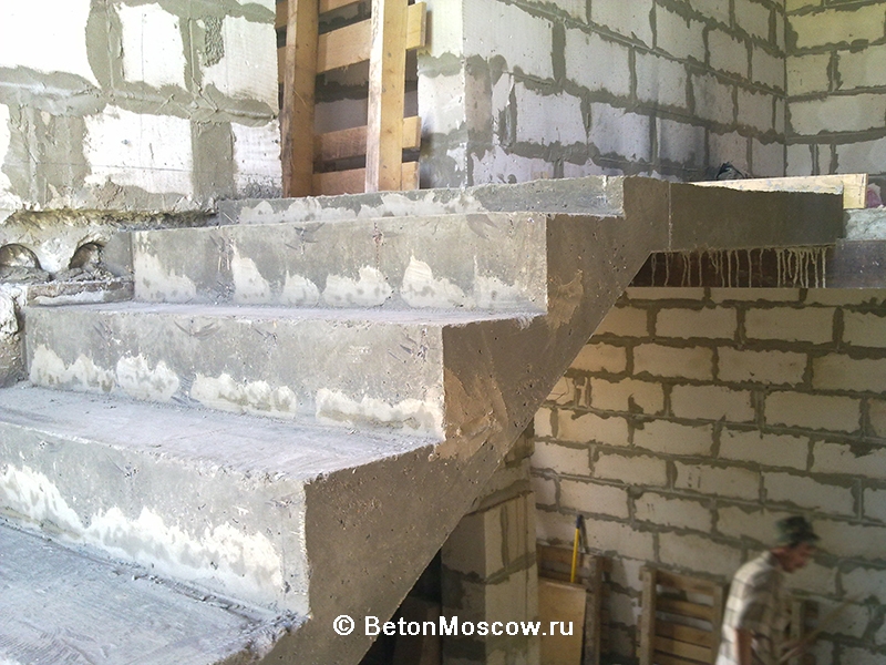 Лестница из железобетона в посёлке Зосимово. Фото 3