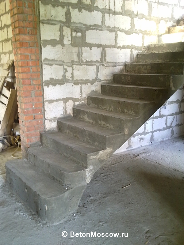 Лестница из железобетона в посёлке Зосимово. Фото 4