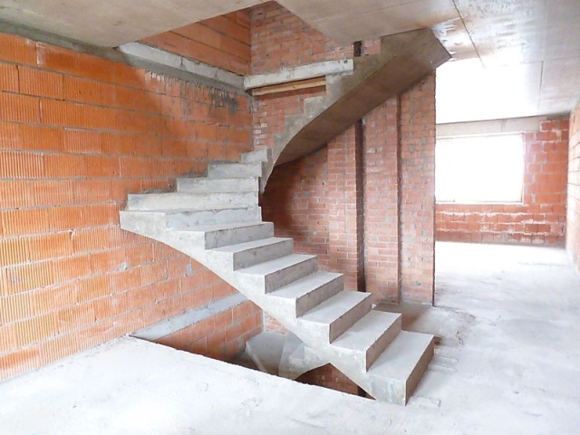 Преимущества бетонных лестниц