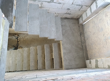 Лестница бетонная в КП Цветочный