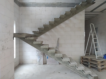 Лестница бетонная в коттеджном посёлке Кружева
