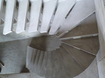 Лестница в посёлке Горки-10