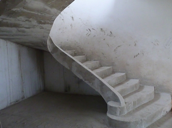 Монолитная лестница в коттеджном посёлке Мери