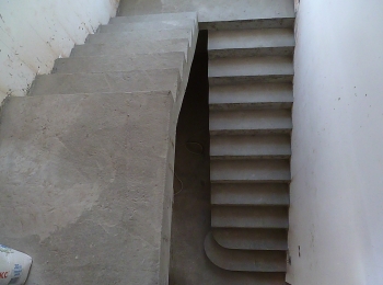 Маршевая железобетонная лестница в посёлке Поповка