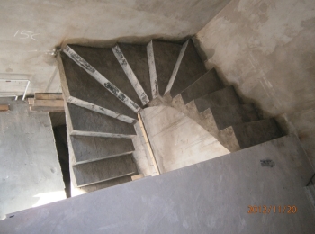 Лестница монолитная в посёлке Соколиная гора