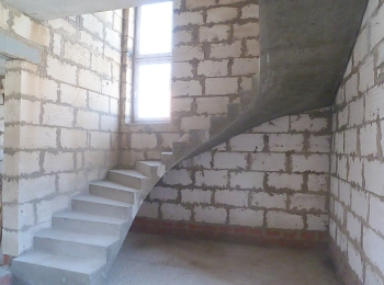 Бетонная маршевая лестница коттеджный посёлок Варежки(2)