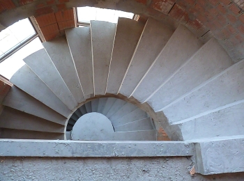 Лестница из бетона в городе Звенигород